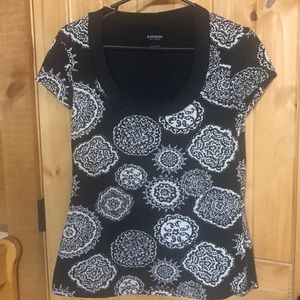 Express - Black & White Paisley Short Sleeve Top